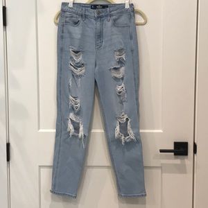 Hollister ULTRA HIGH-RISE RIPPED MOM JEANS W27 L27 LIGHT WASH